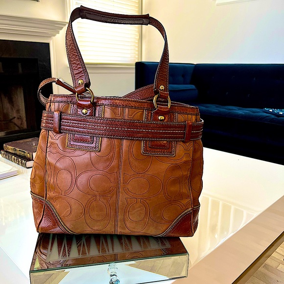 Original COACH BAG, leather medium hand bag, PERFECT CONDITION, WILL NEGOTIATE - Picture 3 of 7
